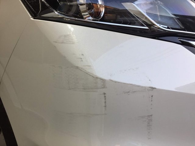 擦り傷が付いたバンパーを磨いてリフレッシュ 車をキレイに 浜松市のカーエステ シルキーライン 洗車 磨き カーコーティング